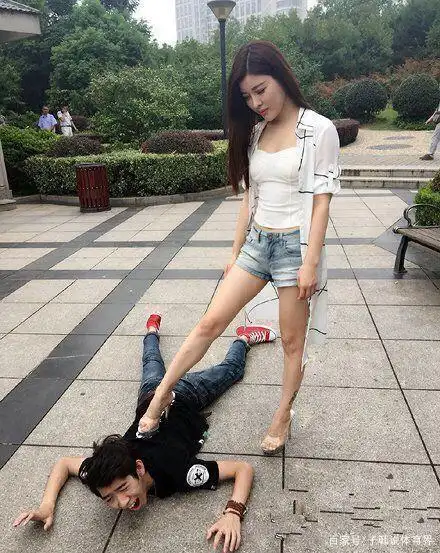 2.现在的男人总是被女人欺负,都没有一点自尊了