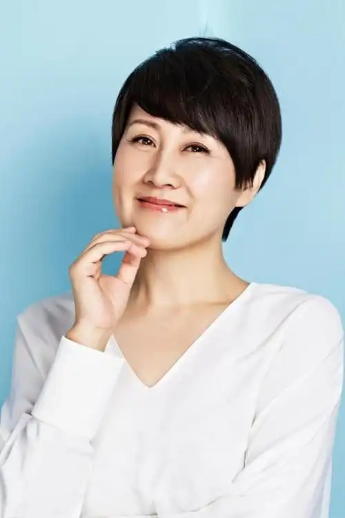 张凯丽的头衔有很多,中国国家话剧院一级演员,十三届全国政协文化文史