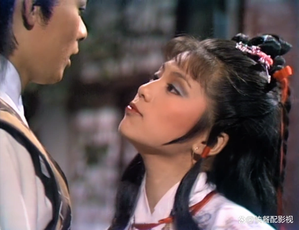 射雕英雄传演员表:黄日华饰郭靖,翁美玲饰黄蓉,苗侨伟饰杨康,杨盼盼饰