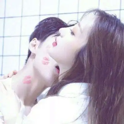 情侣头像骚气污一人一半情头骚气和污一点的真人头像