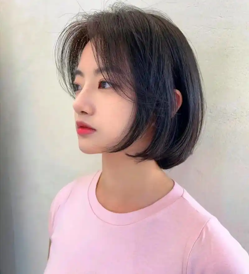 减龄短发发型.
