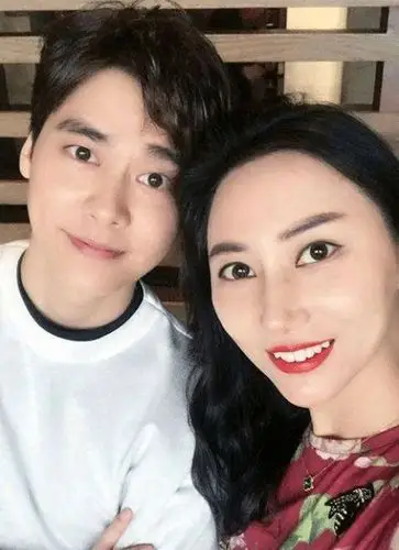 李易峰再次官宣新欢杨幂说要一直幸福下去