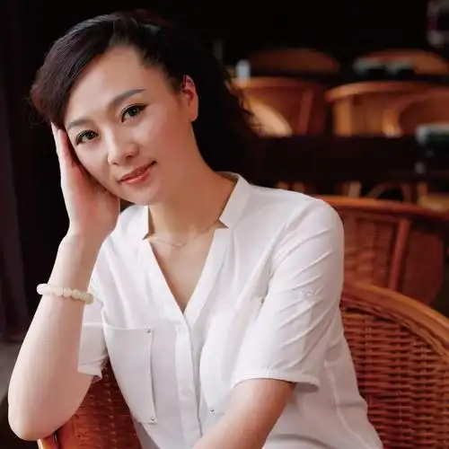 演员简介主持:吴娟,佘畅小根子---袁 伟村 姑---王 莹表演者:乾 隆