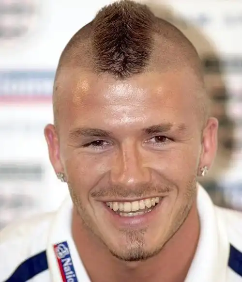 贝克汉姆分享与山羊合照,却因头发稀疏被网友群嘲:不如剃成光头