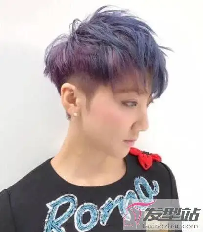 女生两边剃短发发型 酷炫有个性回头率高