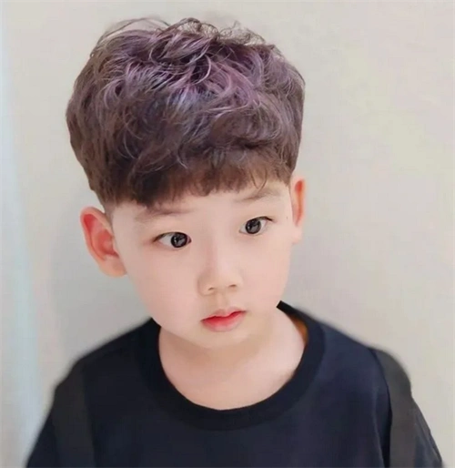 酷帅小潮童发型 人气小男孩短发_儿童发型 - 美发站