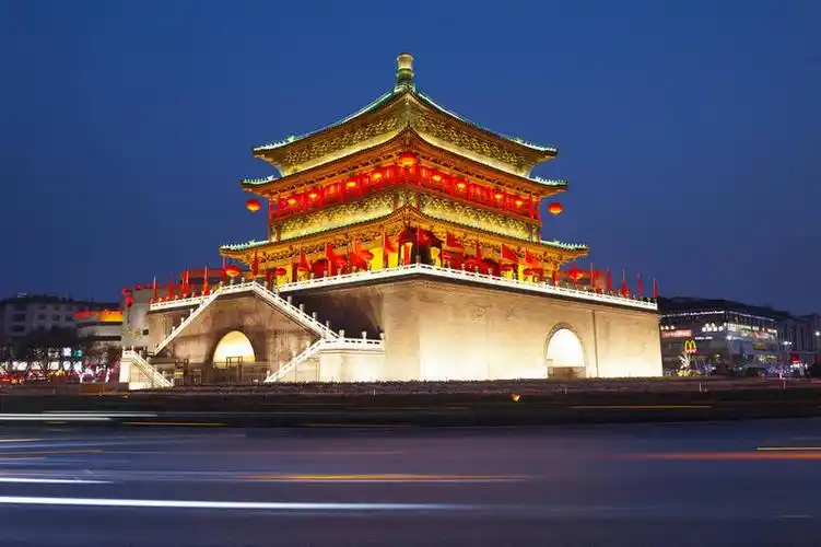 室外,旅游,度假,名胜古迹,标志建筑,地标,建筑,夜景,汽车,西安,中国