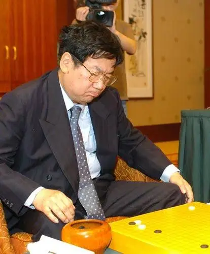图文中日韩三国围棋元老赛首日林海峰连败两场