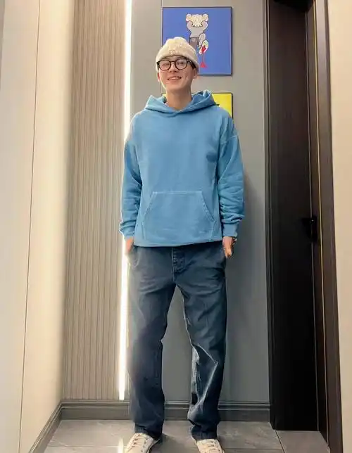 欧豪身高1米8,这个雅痞大男孩一转眼都30岁了.