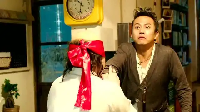 分手大师:唐大师蒙住眼睛,玩捉迷藏,梅远贵想趁机逃跑