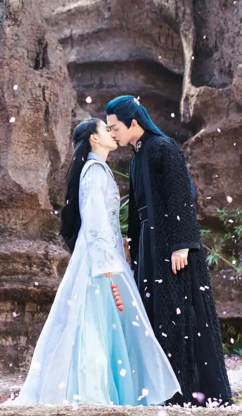 《招摇》白鹿许凯壁纸分享,两位"魔头"最后太弱了,结局太草率