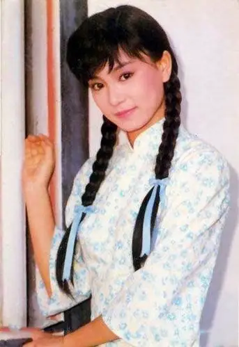 刘雪华年轻照片曝光 邻家妹妹味十足