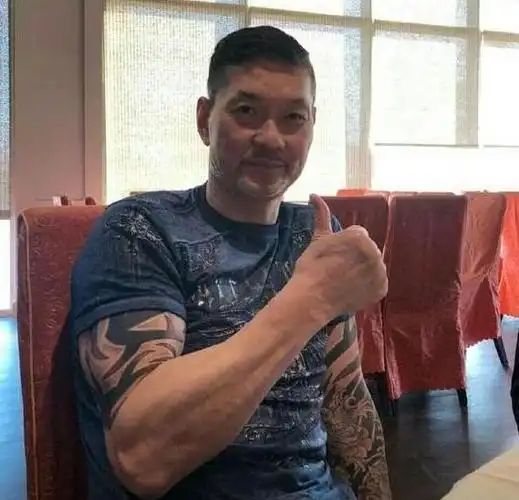 周比利吴京比武(世界拳王周比利)(7)