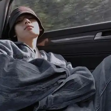 今天为大家带来的是一组气质爆棚的男生头像,看到这座好看的头像,你是