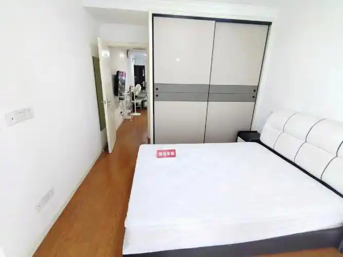 普陀区曹杨八村带大露台精装一房一厅