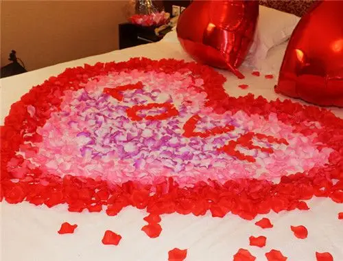 婚房床上布置图片2017款 布置婚床时这几样不能少