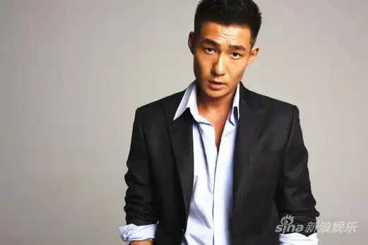 火蓝刀锋登央一黄金档白微传递正能量