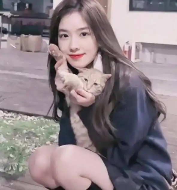 孙一宁身材有多好?当看到半蹲照后,网友:难怪被王思聪追4年