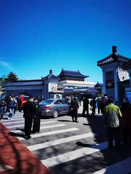 八宝山革命烈士公墓 - 北京古迹寻踪