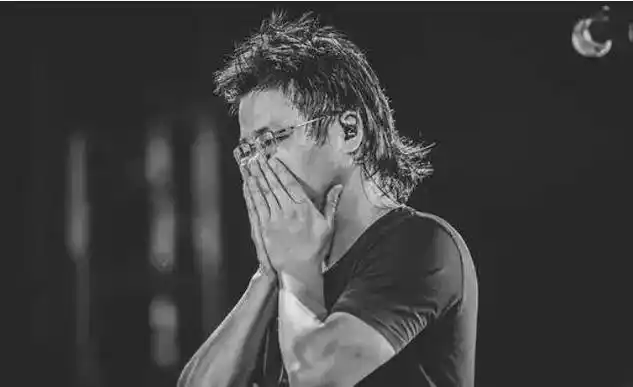 李志为什么叫b神,b哥,李志算是民谣歌手还是摇滚歌手? 本文共(975字)