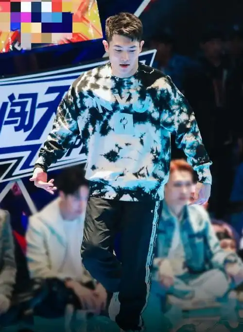 有我喜欢的@王子奇zaki@乔治,居然还有李斯丹妮,真的是狠狠戳在我的心