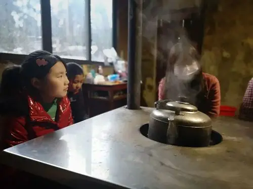 网络教学好老师,扶贫路上女尖兵——谭艳