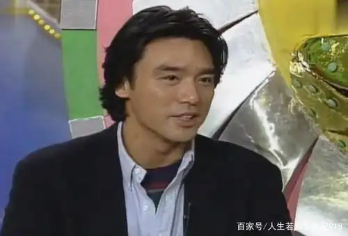 钟镇涛年轻时是才貌双全的大帅哥