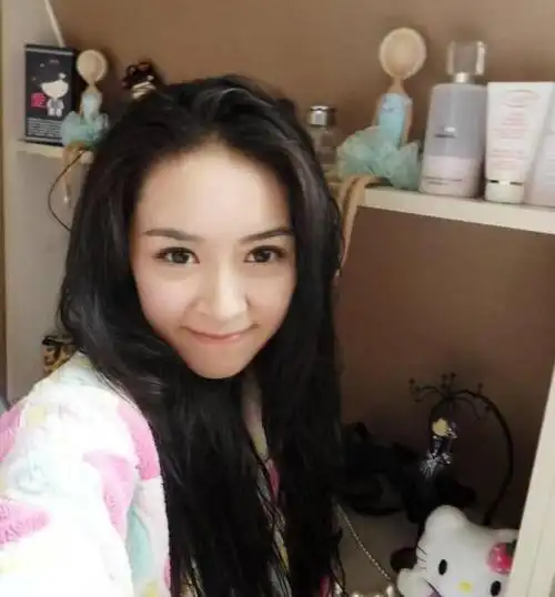 还记得非诚勿扰站台最久的人气嘉宾马伊咪吗她已经变成辣妈