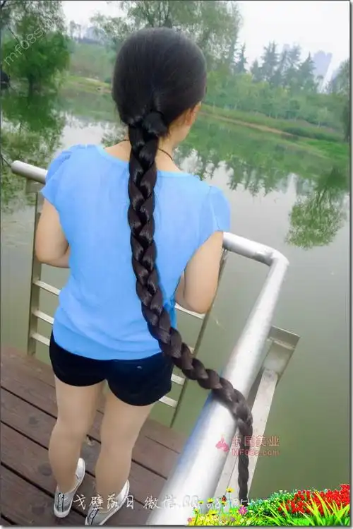 长发拖地的80后长发模特戈壁落日长发模特34