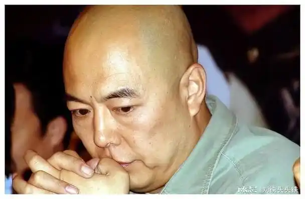 "皇阿玛"张铁林:情断八任后皈依佛门,是看破红尘还是因果报应