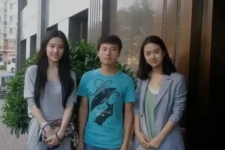 最美女神刘亦菲大学没人追细节都在照片中网友错过了十个亿