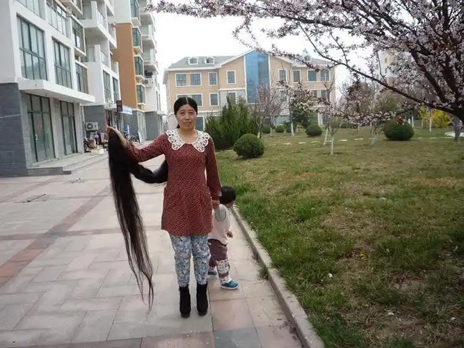 季文娟近3米的超级长发