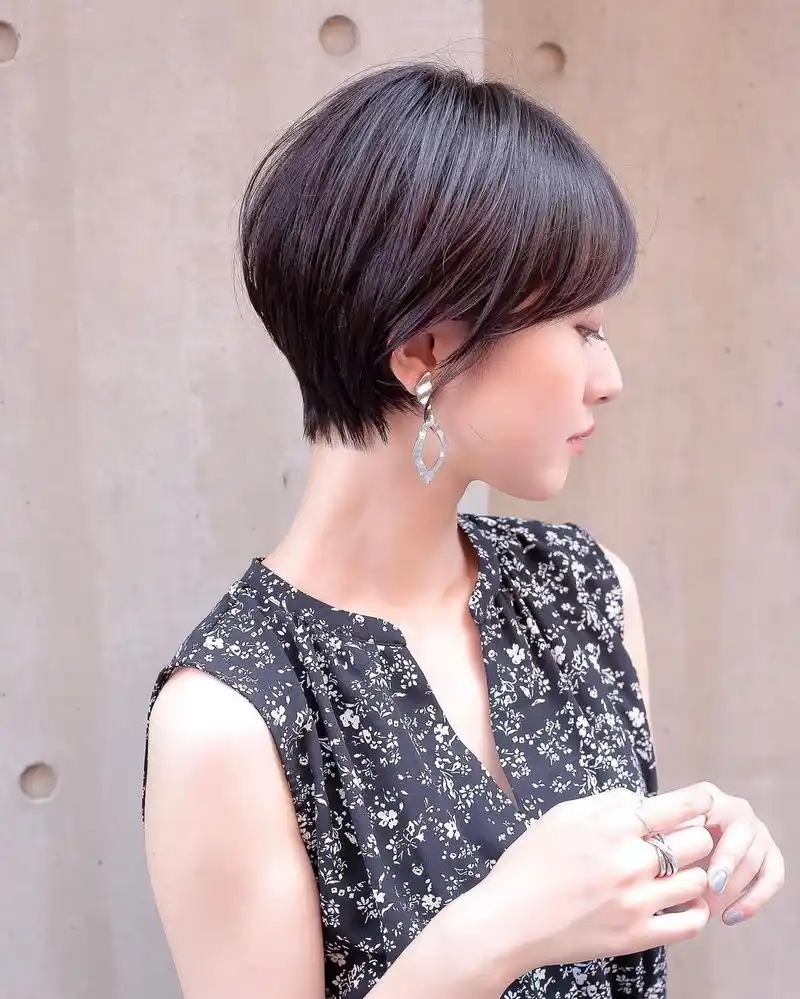 原创中老年女性发型别瞎剪选这18款就对了洋气利落显年轻