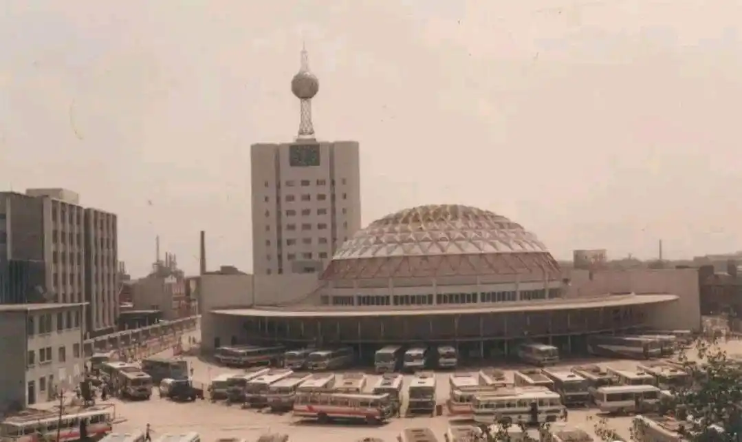 90年代年山东济南老照片,一起重温"泉城"当年的"生活场景"