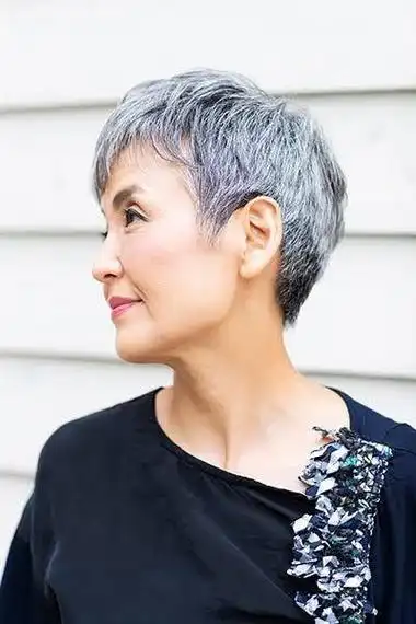 58到88的女性发型这样剪花白头发也很美