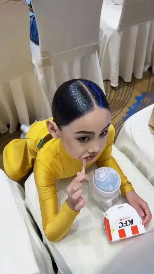 这头梳的真好#悠悠拉丁舞 #国标舞妆容与发型 dance