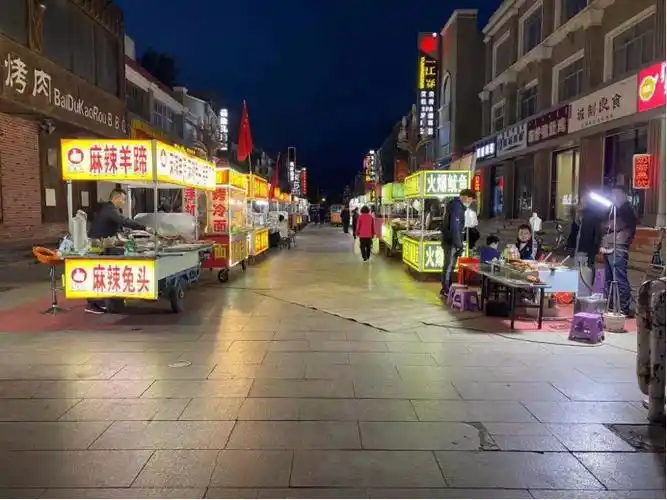 包头这个临时便民夜市全面开放了