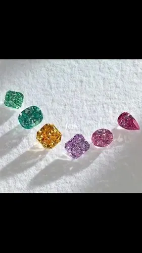 天然彩色钻石彩钻钻戒