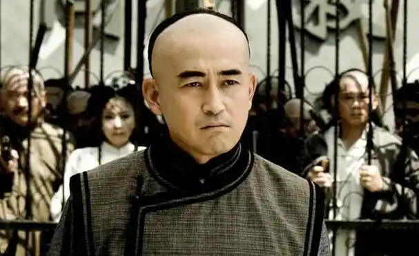 王志飞:与小16岁张歆艺相恋7年分手,为何与小15岁张定涵3天闪婚