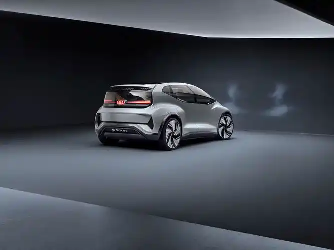 奥迪ai:me——未来都市出行解决方案