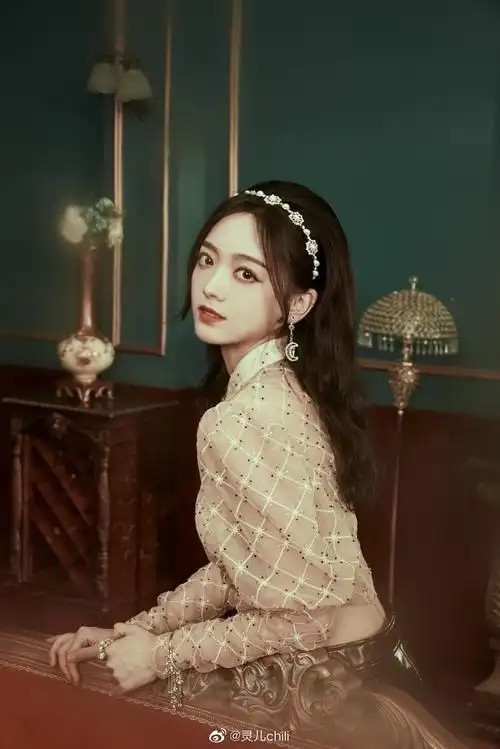 kpl主持灵儿晒照大家也也要早睡哦