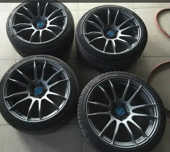 5x114.3 et35 18x8.5j  只是轮毂,不包括轮胎  有小剐蹭