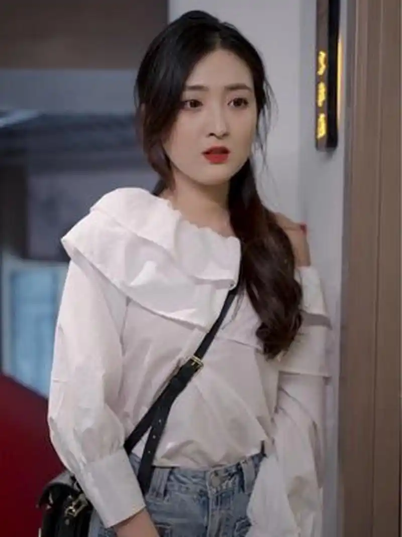 抖音剧情十大美女博主  乔七月 乔七月原名马小璇,1997年生人,2015年