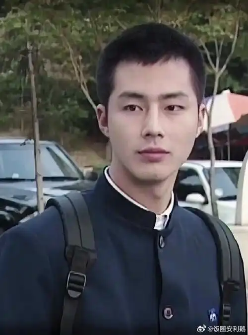 赵寅成参加朋友儿子百日宴近照##赵寅成44岁状态