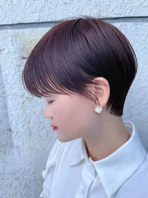 女人40岁左右,发型这样剪,利落时尚真显年轻_短发_女性_头发