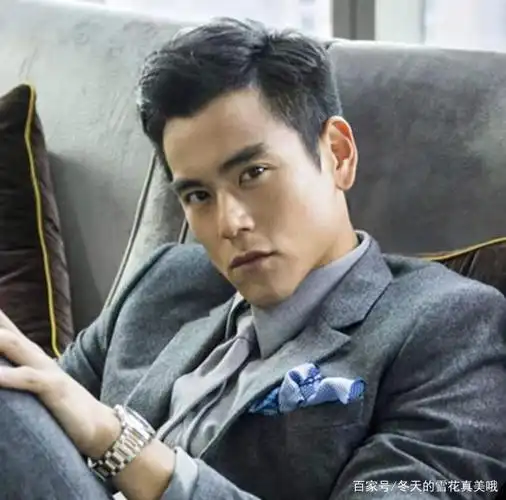 "行走的荷尔蒙"到底有多帅?彭于晏给出了答案,背头发型好霸气