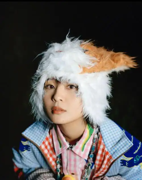 周笔畅726生日快乐#18年前,这位短发女孩以一首《笔记》为大家留下