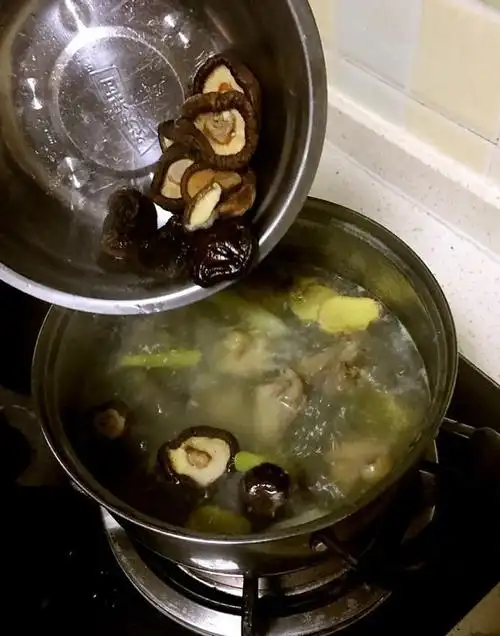 最简单的煲汤方法,配料简单,还竟然很滋补,一大锅都不够吃!