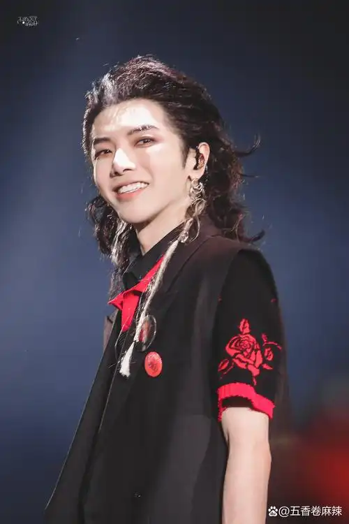 长得好厉害! 好喜欢华晨宇这种长相谁懂啊!