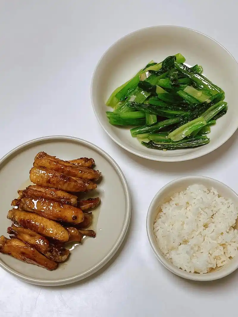 独享一个人的晚餐,不凑合,不应付, 不敷衍,这是对生活的尊重